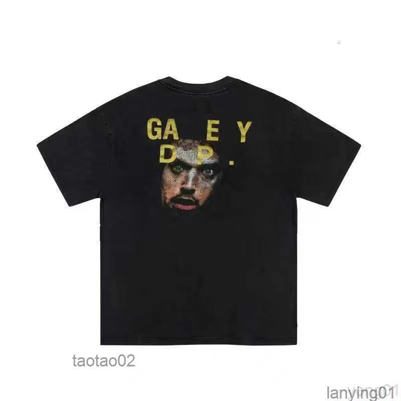 T-shirts pour hommes Galleryes Dept Designer Summer Gallary Shirt Vintage Wash Do Old Angel Skeleton Car Graffiti Print Loose Short Sleeveyz9itria