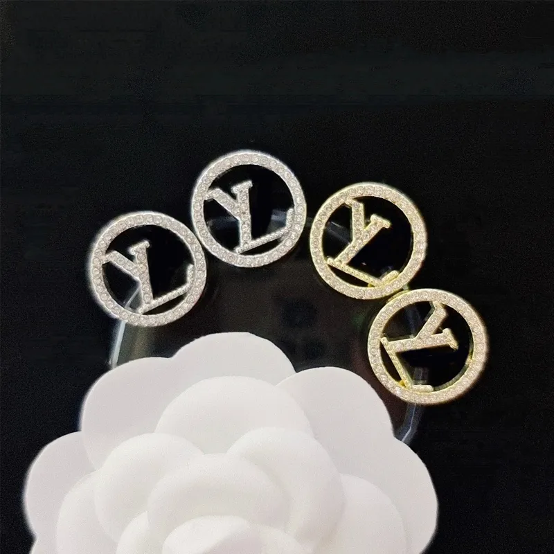 Special Design Stud Earring Gold Silver Women Round Crystal Letter Earrings for Gift Party