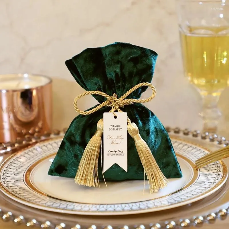 Present Wrap Anpassningsbar etikett Dark Green Velvet Wedding Candy Bag med Golden Tassel Drawstring för baby shower/födelsedagsfest