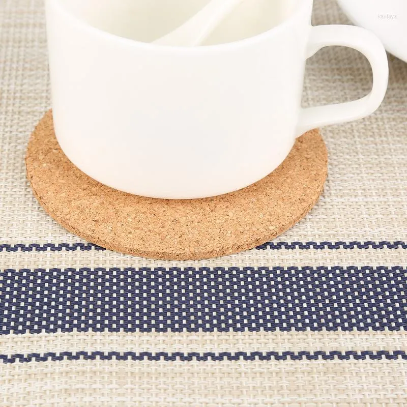 Tafel matten kurk hout drink thee koffiekopmatige kussentjes decor servies warmte isolatie decoratie