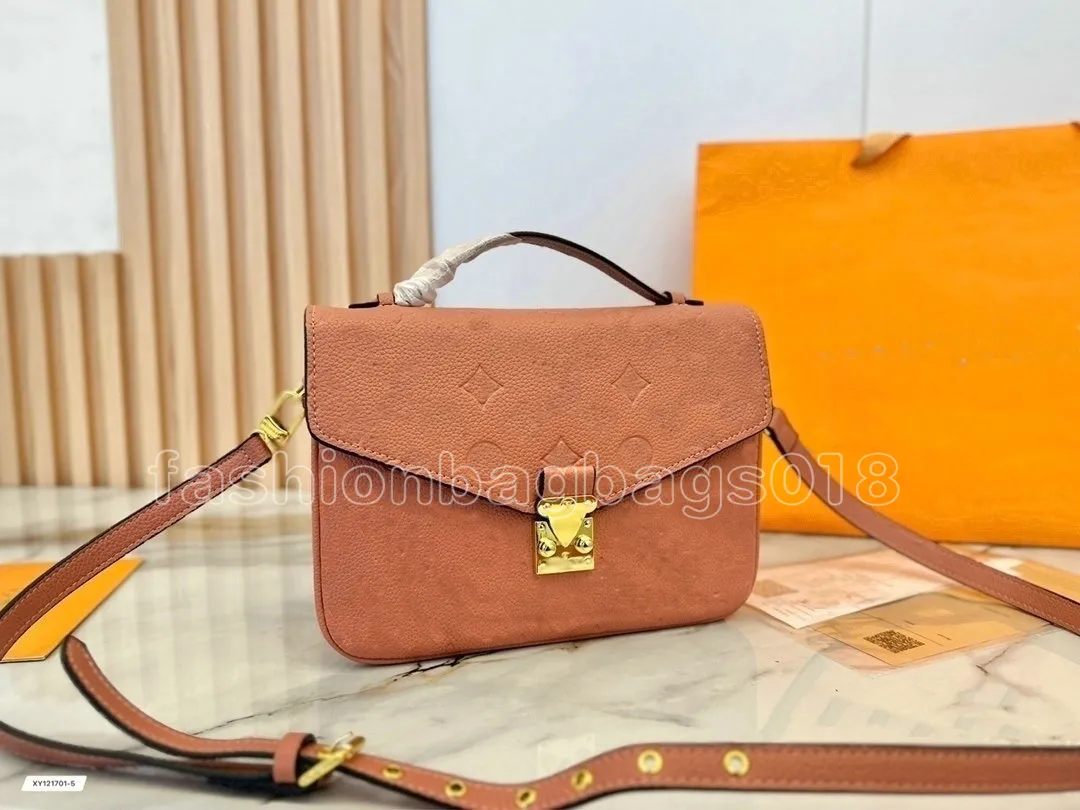 Sacchetta da donna satchel satchel crema color monogrammi in rilievo in pelle rosa indugiata maniglia top borse a tracolla di lusso a tracolla a cross-body m46302