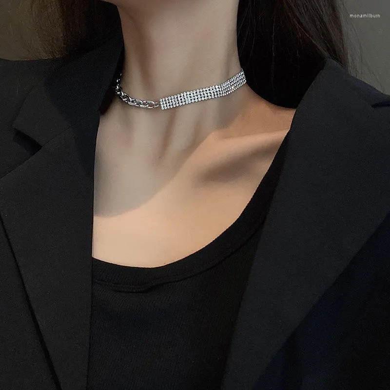 Gargantilla de alto valor para mujer, diseño elegante, cadena de clavícula femenina, collar de moda de acero de titanio Simple con personalidad de gama alta