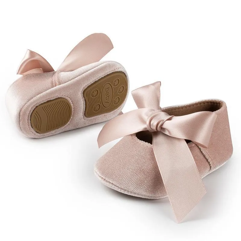 Första Walkers Baby Girl Princess Shoes Toddler Non-Slip Plat Soft-Sole Cotton Rubber Crib Lovely Futterfly-Knot Spädbarn First Walkers 0-18m 230314