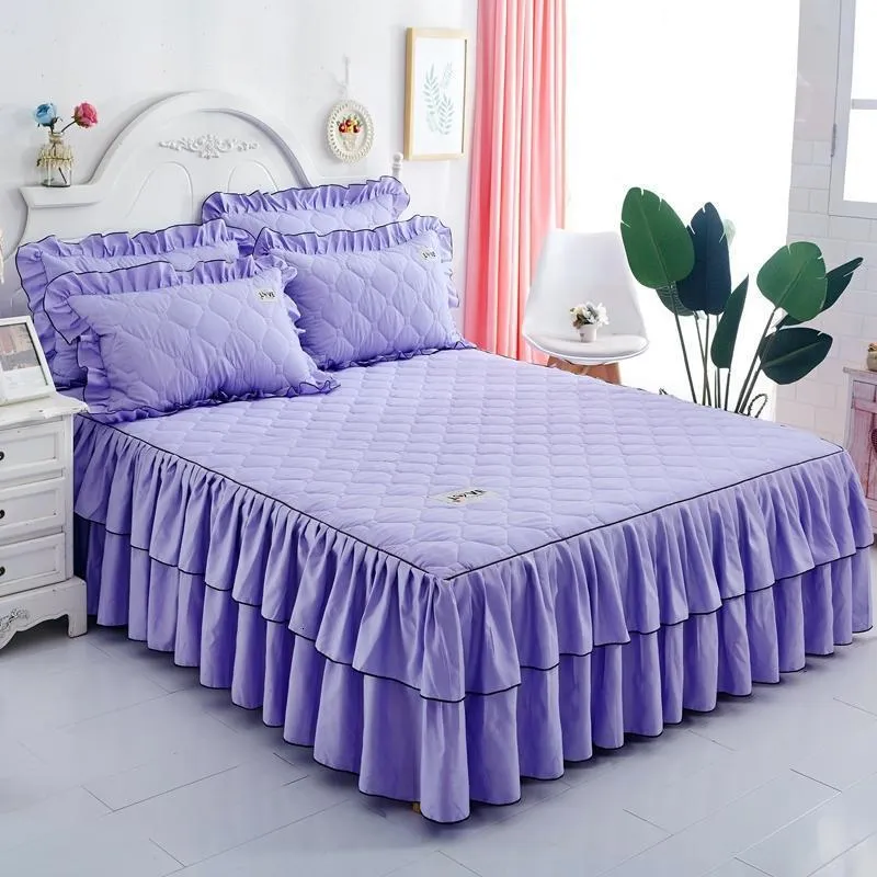 Gonna da letto Copriletto trapuntato ispessito Stile principessa coreana Gonna da letto a doppio strato in pizzo Tinta unita Queen King Size per decorazioni di nozze 230314