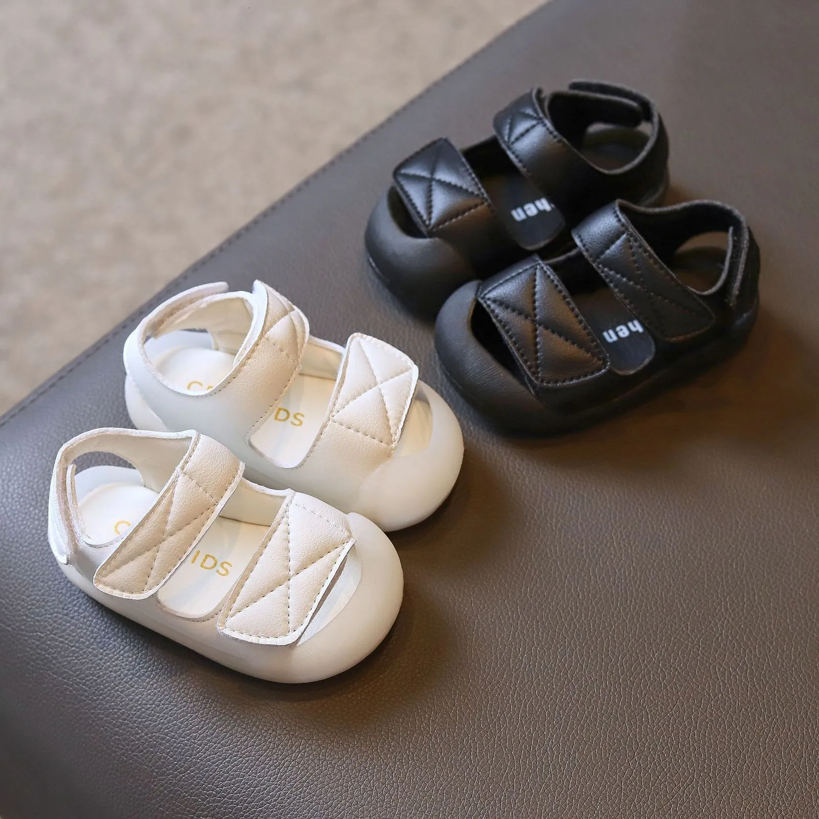 First Walkers Summer baby peuter schoenen baby meisjes sandalen niet-slip ademende zachte jongen anti-collision 1-6 jaar 230314