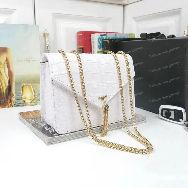 Designer weiße Umhängetasche Geldbörse Handtasche Damen Handtaschen Umhängetasche Soho Bag Disco Goldkette Fransen Messenger Bags Luxus Geldbörse 22 cm mit Staubbeutel