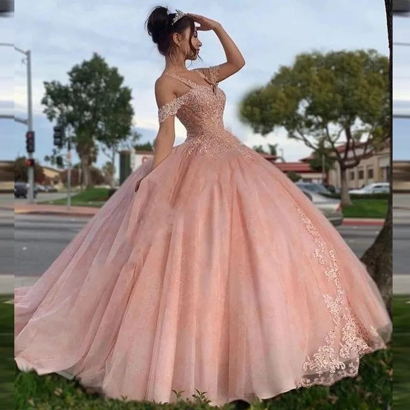 Quinceanera платья элегантная принцесса с плеча V-образных аппликаций кружевное мяч с плюсом Sweet 16 Debutante Gutder Dorning Delidos de 15 Anos 46