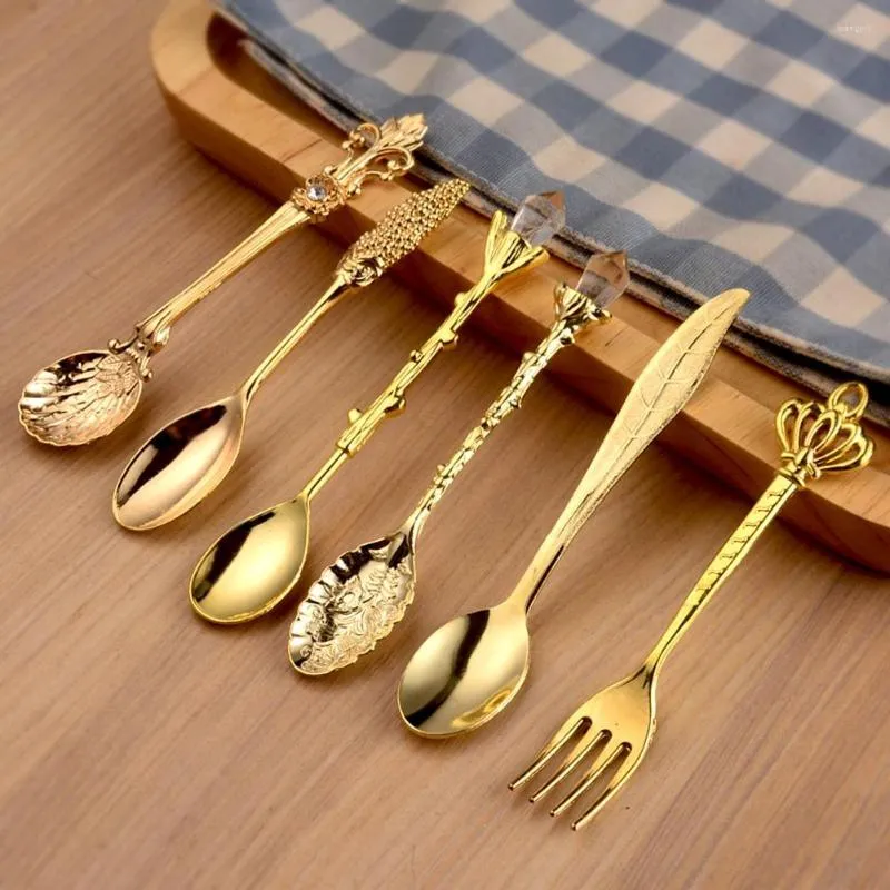 Zestawy naczyń stołowych 6PCS Złota Inkontaż Crown Głowa Kawa Kawa Desser Spoon Fork Western Cutlery Kitchen Strewa stołowa obiad