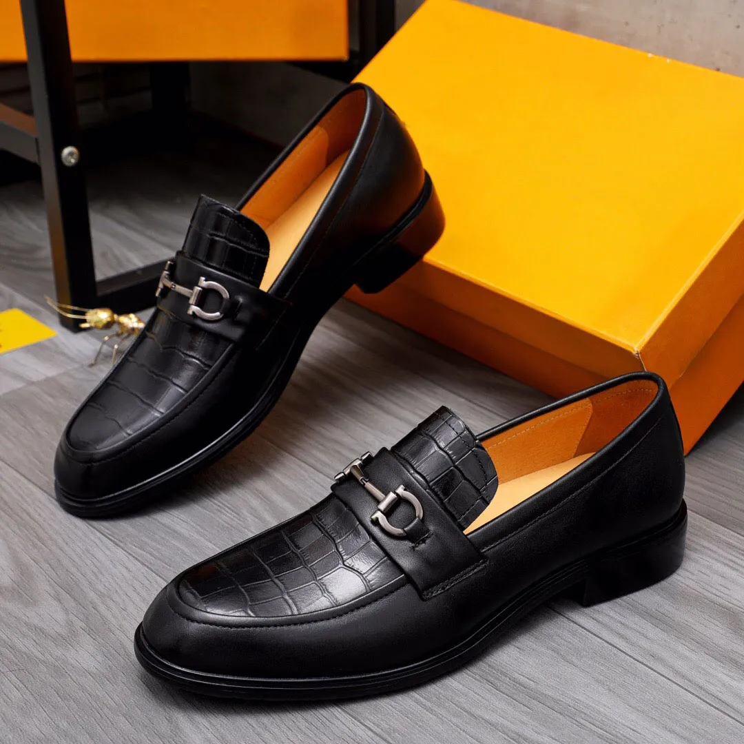 2023 Hoogwaardige heren Formele kledingschoenen Echt lederen bedrijf Oxfords Men Brand Casual Loafers Mocassin Homme Size 38-44