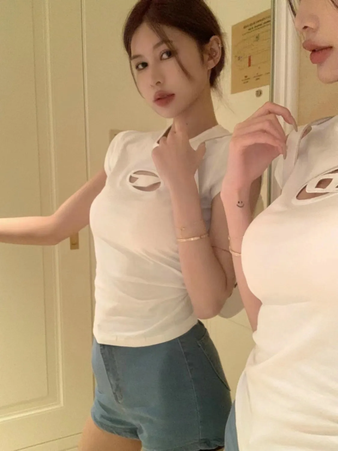 DHgate.com:DIESEL Womens Spring/Summer 2023 Oval-D Logo