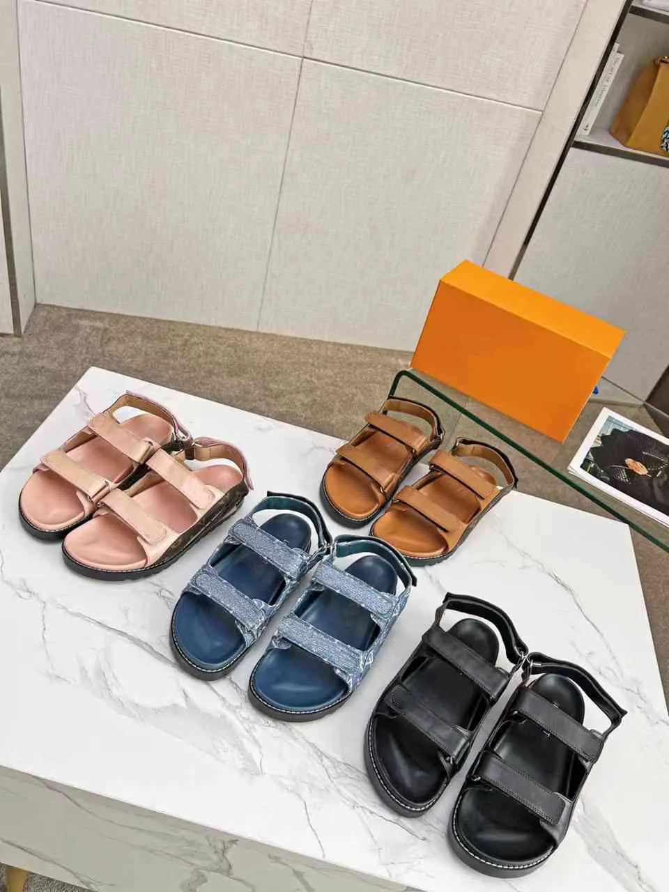 디자이너 신발 여성 샌들 PASEO COMFORT 플랫 신발 럭셔리 캐주얼 신발 플랫폼 신발 버클 가죽 로퍼 데님 블루 Size35-42
