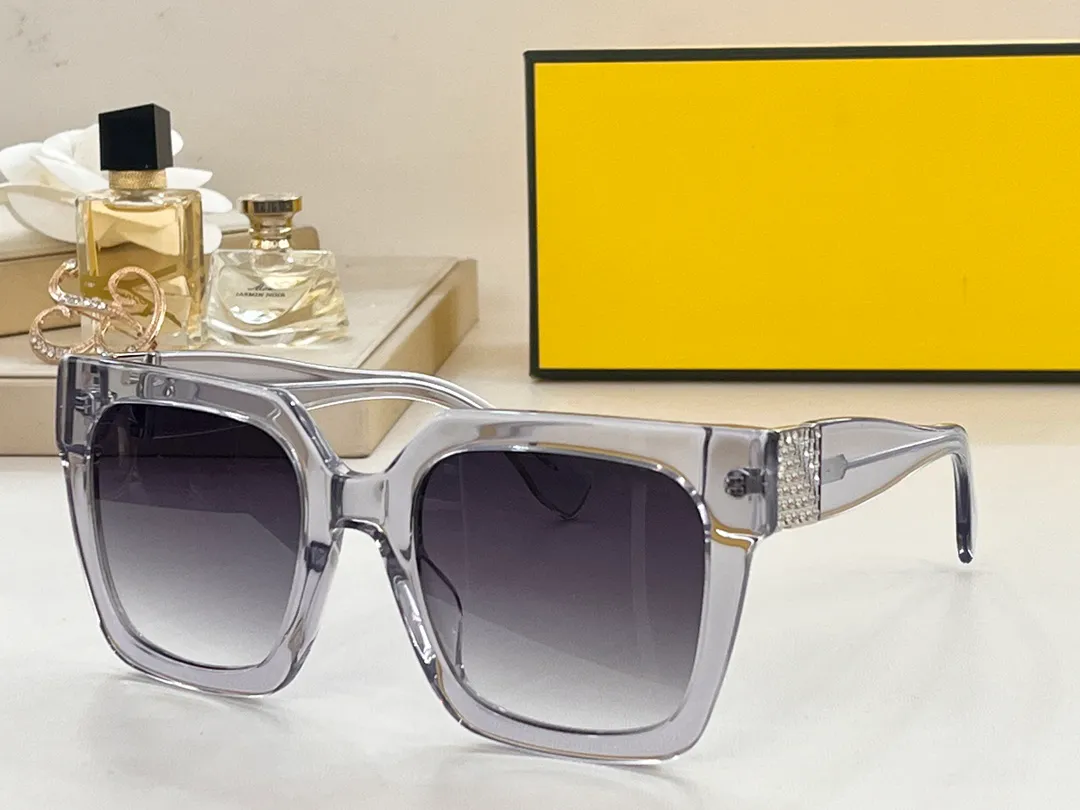 F Letter Zonnebrillen Fonds voor mannen en vrouwenontwerpers Zomer 1646 Stijl Anti-ultraviolette retro-brillen Eyewear Full-frame Random Box