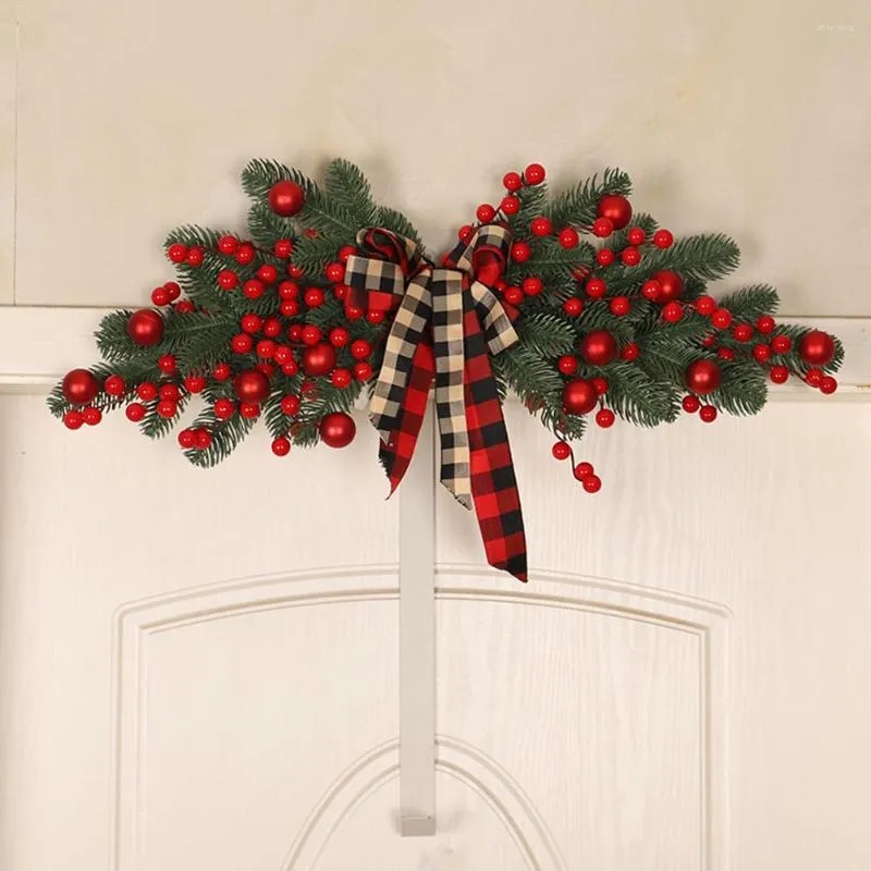 装飾的な花緑のベリー格子縞の弓ぶりの弓を吊るす盗品のクリスマス装飾用品と装飾的な花