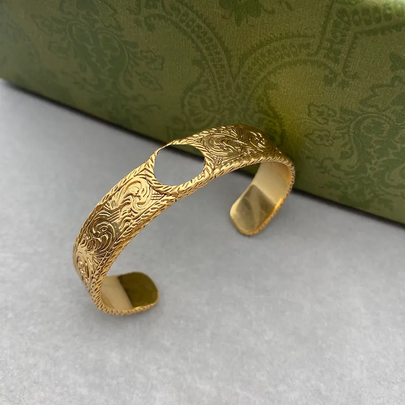 Bracciale rigido in oro ad anello aperto sciolto Braccialetti con temperamento cavo a cerchio da donna Bracciale con linee dedicate alla luce per la festa di nozze della signora