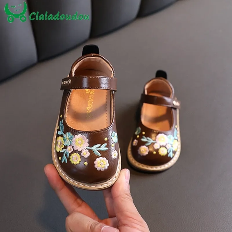 First Walkers 12-15.5cm Embroidered Flowers Fashion Kids Leather Shoes Spring Kids Shoes For Girls Soft Princess Shoes For Toddler Party 230314