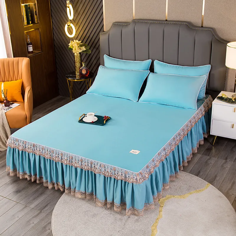 Jupe de lit ensemble de literie jupe de lit solide avec taies d'oreiller draps de lit housse de matelas roi reine taille double couvre-lit sur le lit 230314