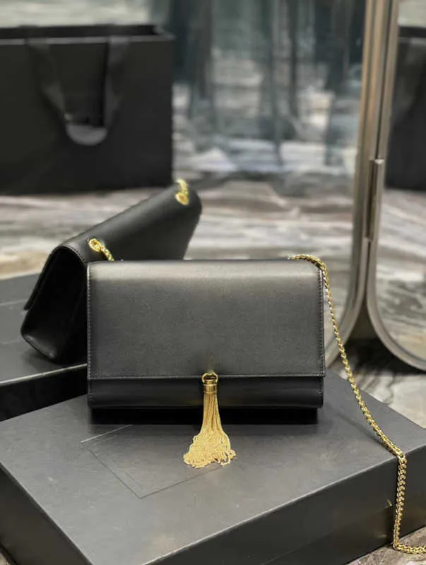 Дизайнерская сумка с кисточкой мессенджеры сумки женская мешка по кроссу кожа металлическая молния черная в паре с повседневной модной сумкой для плеча