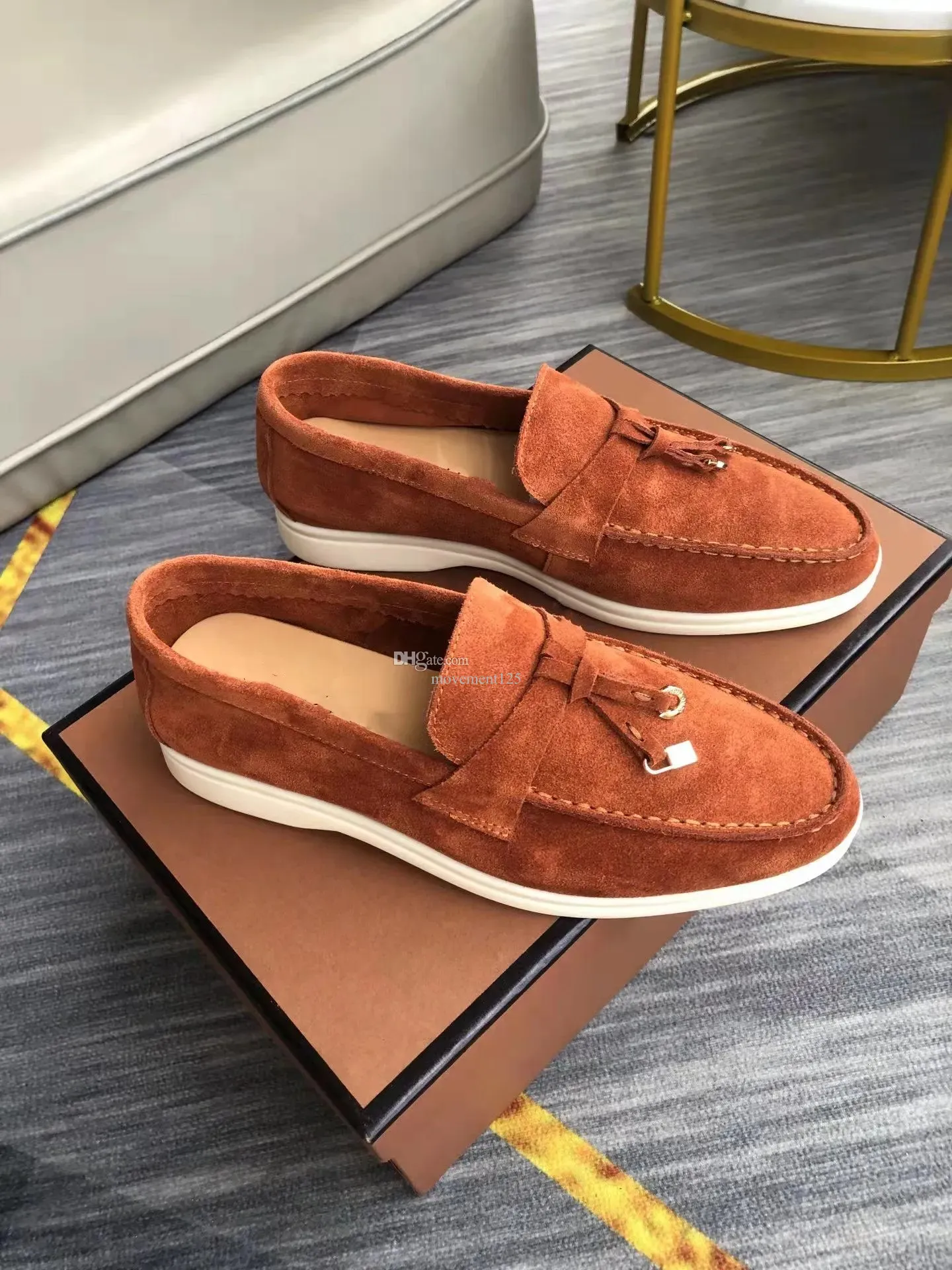 23S Lyx Designer Loro Mocka Skor Sommar Charms Utsmyckad Walk Mocka Loafers Par Äkta Herr Dam Läder Casual slip on flats för män Kvinnor platt klänning