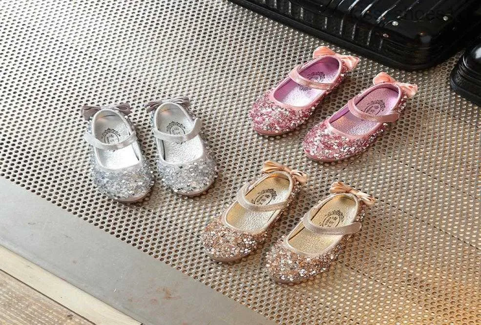 Gold Girls Kids Children Rhinestones Princess Sandals Stage Dance Wedding Dress Party Shoes For Girls Baby Single Shoes New 20185295515