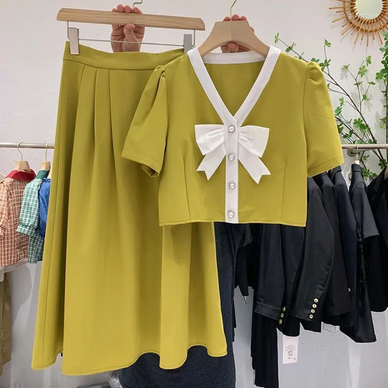 Рабочие платья нож на шею женские юбки устанавливают лето 2023 г. Желтые рубашки с v-образным вырезом и элегантные офисные костюмы с элегантной офисной леди до колен