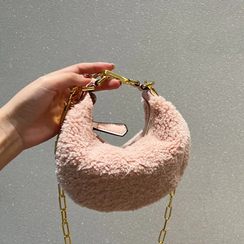 Цепная тотация пакет розовый роскошные роскоши кросс -кусочки шерстяные сумочки для сумочки седловой пакет для полуанзона кошельки для кошелька Женщины Дизайнерские Металлические С буквами F Пурсо