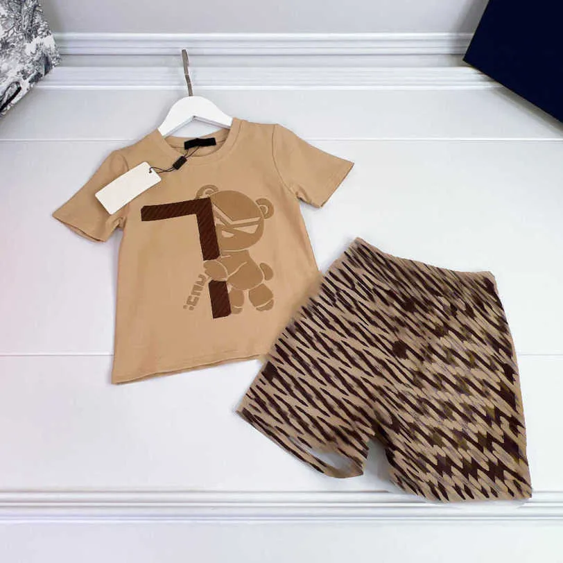 Conjunto de shorts de camiseta infantil de marca 23ss para meninos estampa de flanela manga curta estampa completa com logotipo de letra shorts de duas peças roupas infantis a1