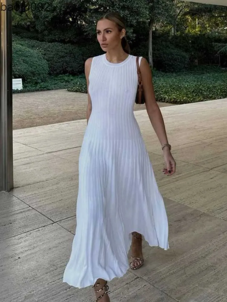 Casual Dresses White Slim Sticke Dress Women Casual Round Neck Sleeveless Pleated A-Line Dress 2023 Summer Fashion Long Party Beach Dress W0315