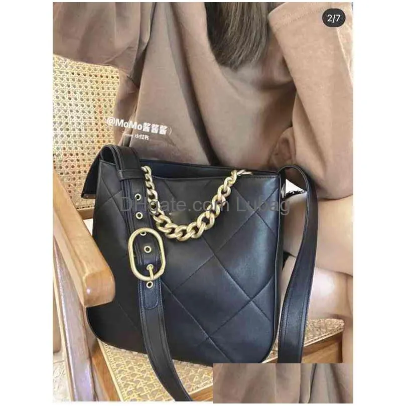 Other Bags Cc Luxury Esign 1006 Womans Letter Plaid Shoder Chain Bag Lambskin Hand Vintage Messenger Real Leather Le B Drop Delivery Dhpbw