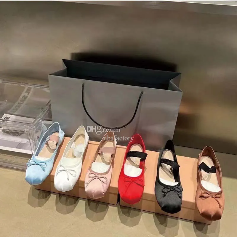 Miu 2023 bale ayakkabıları kadın saten yay konfor ve eğlence loafer düz Dans ayakkabısı bayanlar kız Tatil streç Mary Jane ayakkabı