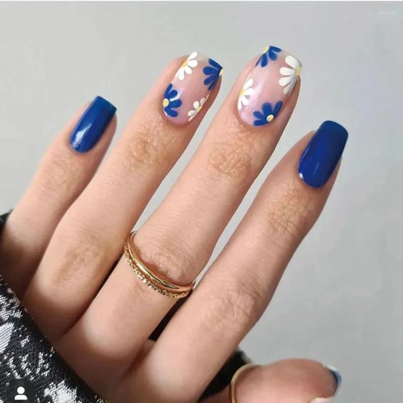 False Nails 24st Daisy Pattern Design Short Square Head Simple French Fake Full Cover Artificial Nail Tips Tryck på