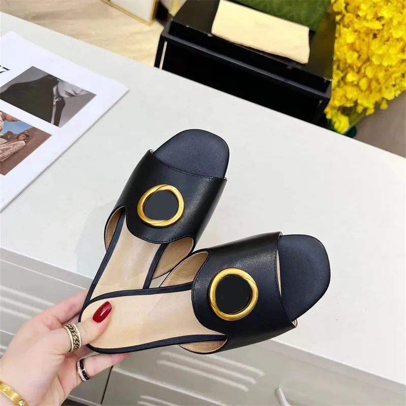 Casual women`s flat slippers Summer luxury designer leather women`s buckle sandals Hotel Flip-flops Seaside vacation Comfort Flip-flops Designer shoelace Box 35-44
