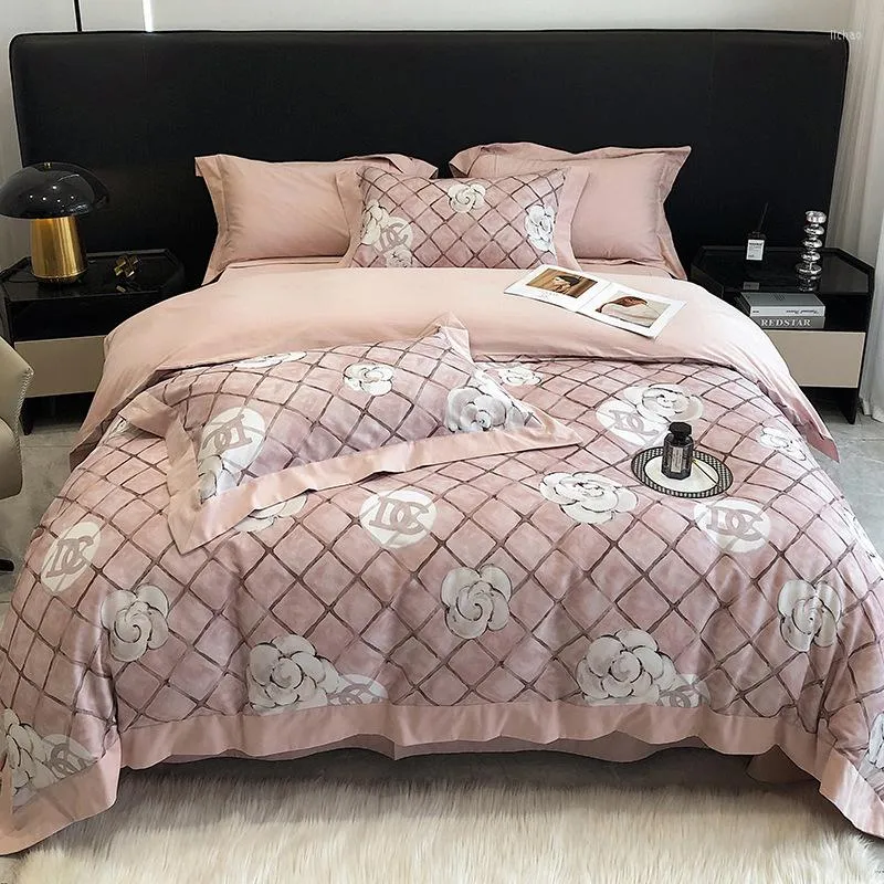 Ensembles de literie 2023 quatre pièces mode coton Double ménage drap de lit housse de couette épissage conception couleur rose clair