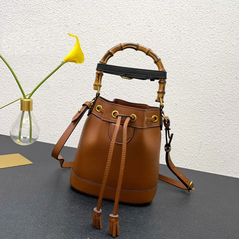 Bamboe bucket Bags dames trekkoord merk bakken tas ontwerper handtassen mannen cross body schoudertassen bovenste bamboe handgreep snaar gesloten bodem klinknagelbeveiliging draagtas