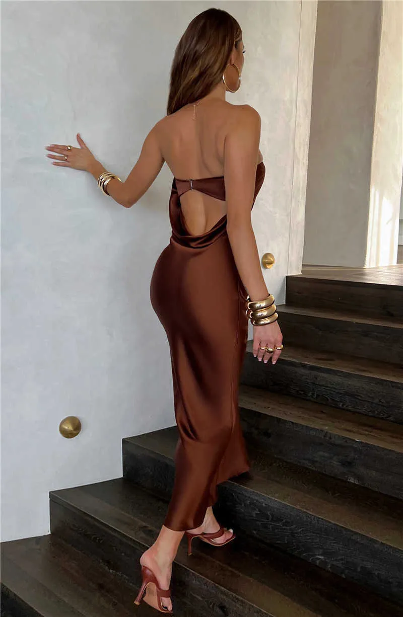 Rheanna-Maxi-Dress-Chocolate-2_ba1f6cda-df84-400c-84c9-4ba44eb56692.webp (1).jpg