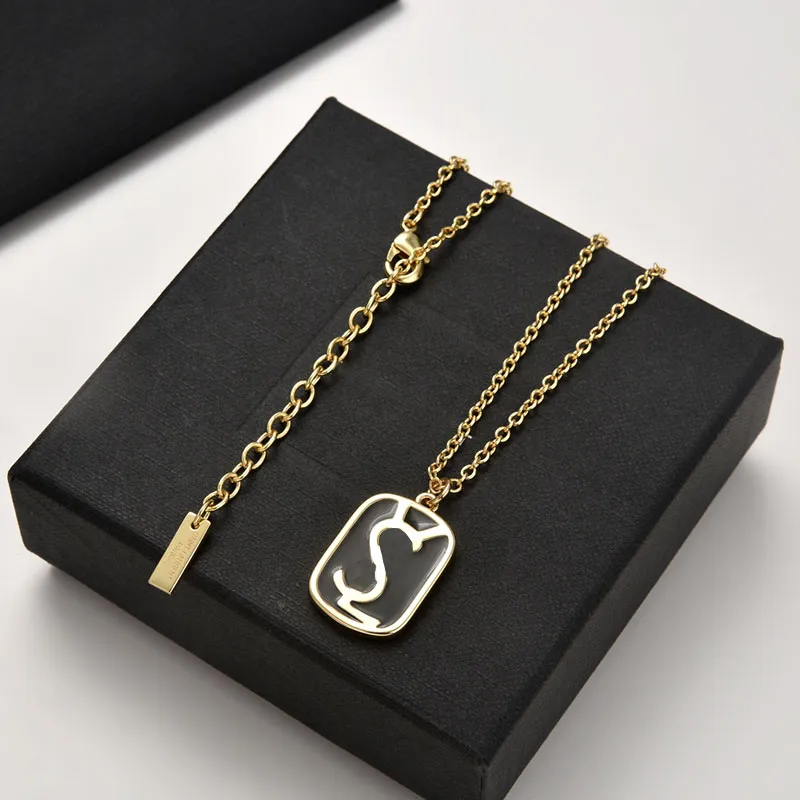 Drop Dangle Long Lady Necklaces Circle Slide Letter Combination Pendant Necklaces Women Light Adjustable Jewelry with Box