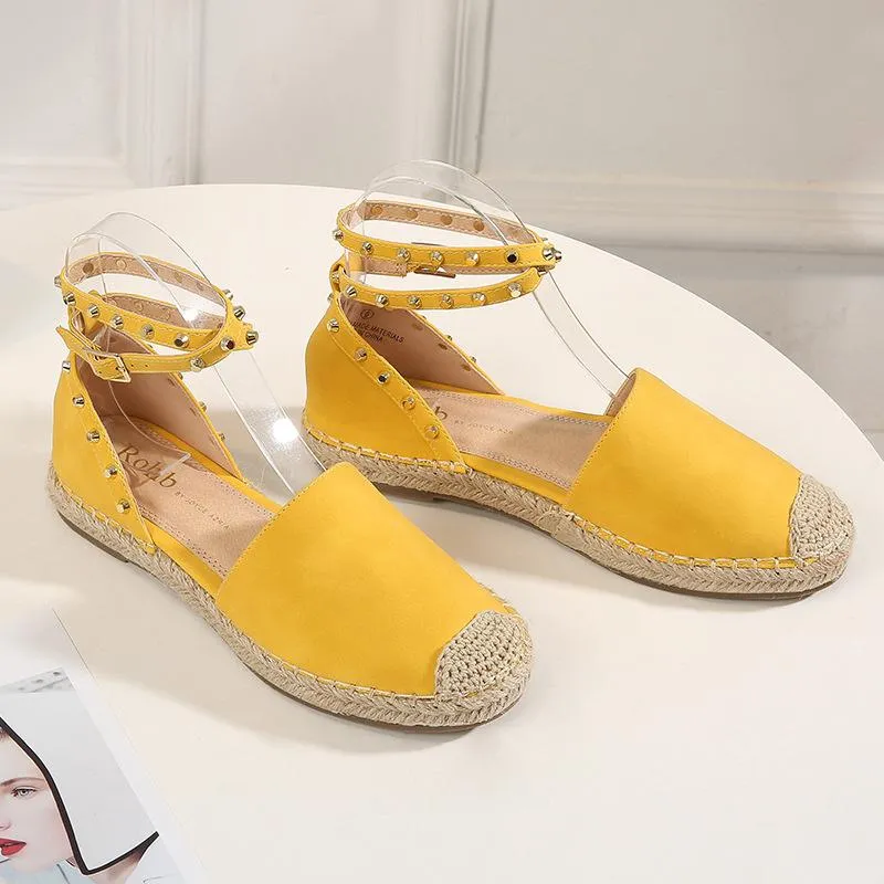 Сандалии 2023 Большие размеры круглые туфли с комфортом для женщин для женщин летние каблуки.
