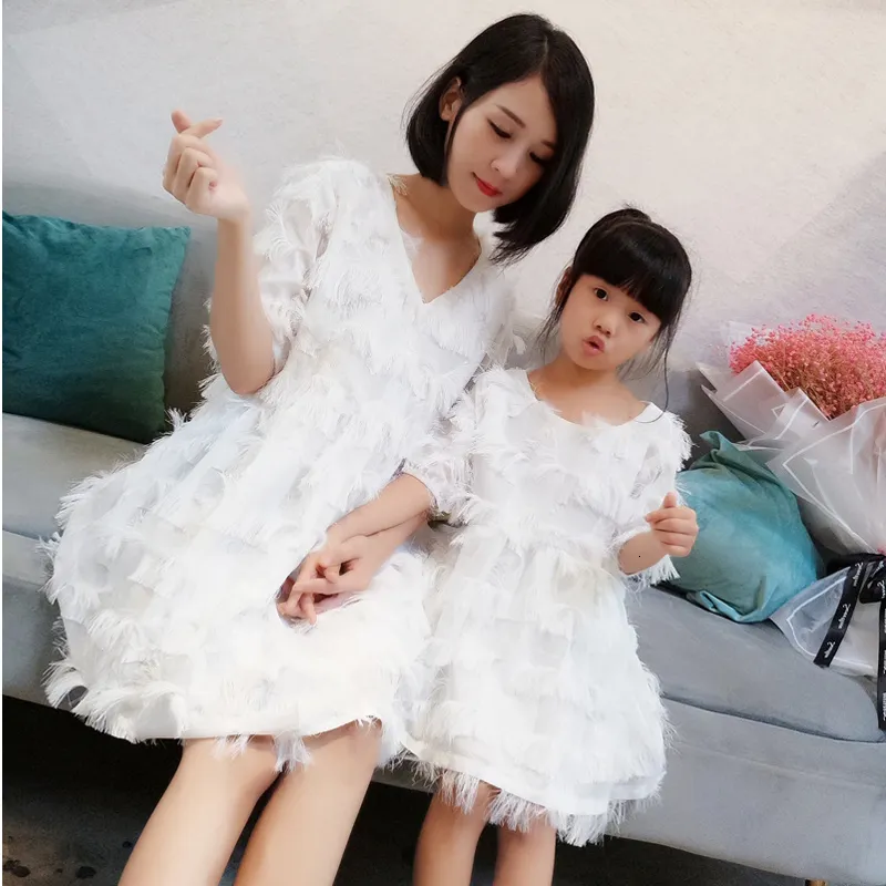 Family Matching Outfits Dresses Summer Mother Beach Holiday Fashion Mom Daughter Birthday Party Tassel Dress 230316