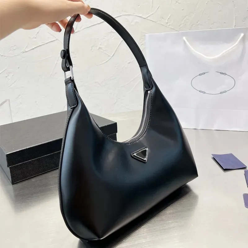 Borsa a tracolla ascella Borse a mezzaluna Borsa alla moda Hardware argento Borsa con cerniera Hobo Tasca per cellulare Cinturino in pelle regolabile Borse a tracolla di grande capacità Portafoglio