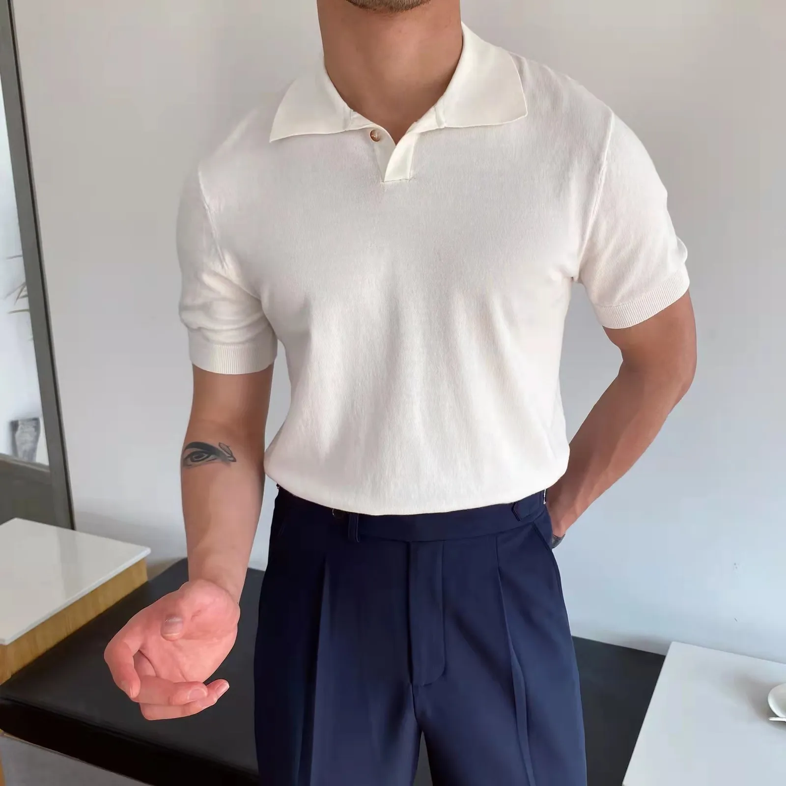 Mens short top sleeve knitwear