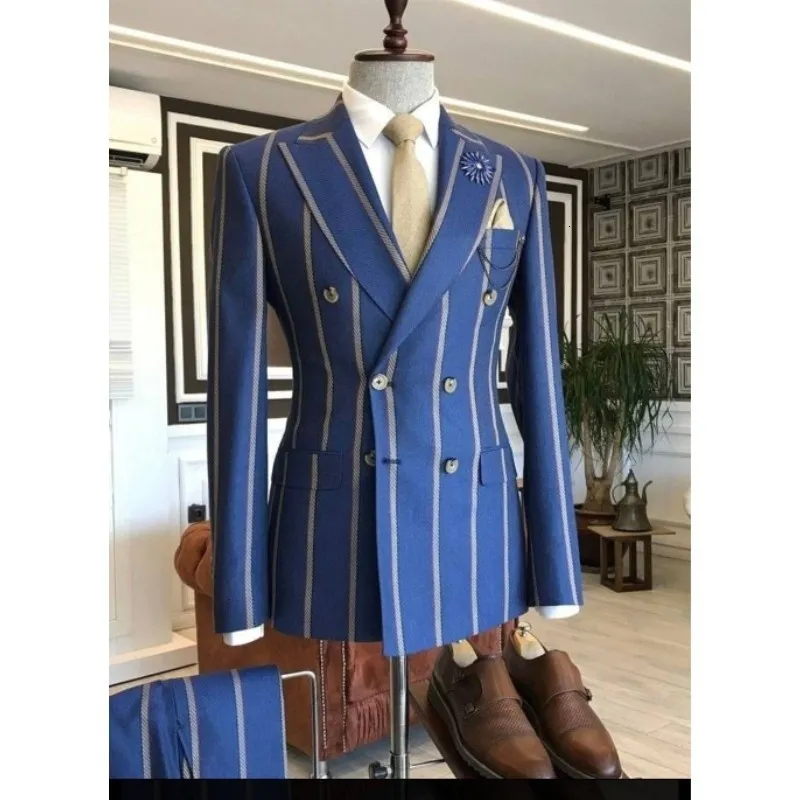 Pakken voor heren Blazers Nieuwste blauwe herenkostuums met brede strepen Peaked Revers Slim Fit Tuxedo Masculino Blazer Schoolfeest Dagelijkse kleding Op maat 2-delig JasBroek 230316