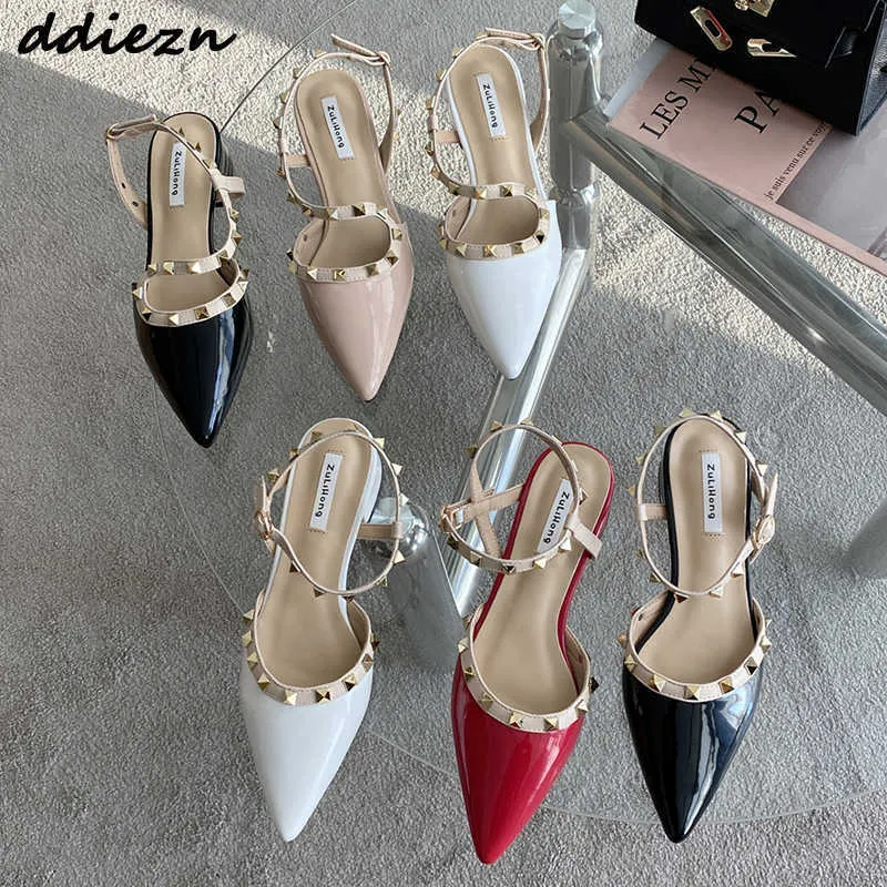 Rivet Fashion Pumps Schuhe mit niedrigem Absatz für Frauen 2023 Designer Luxus Spitzschuh Damen Sandaletten Schnalle Damenschuhe 0316