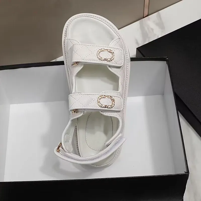 designerskor sommar strandsandal Tjock botten Sportsandaler Sneakers mode Läder Casual kvinna Skor sammet Letter Plattform damsko Stor storlek 35-42 Med låda