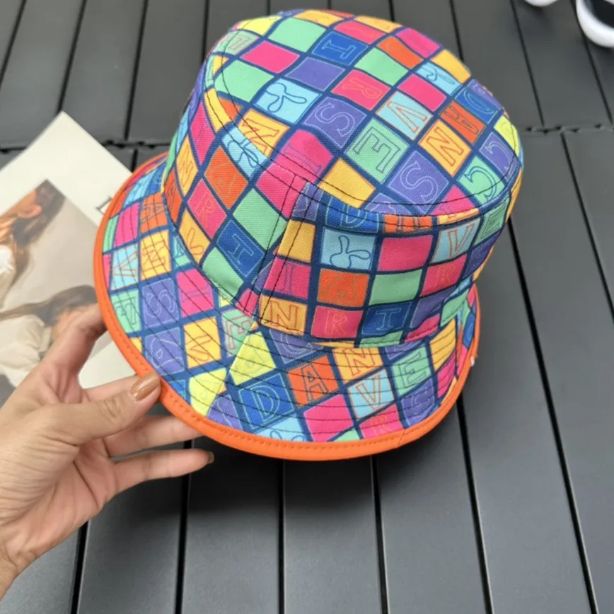 New Bucket Hats Fashion Caps and Baseball Caps for Unisex Leisure Sports Sunshade Hats Products Supply