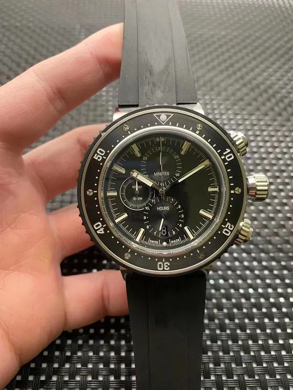 DHgate.com:Mens Stainless Steel Quartz Watch, 49mm, Black