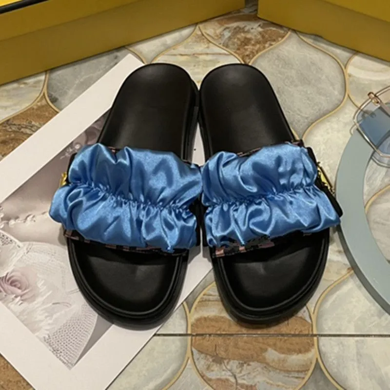 Dam Satin Sandaler Lyx Tofflor Plattform Sandal Mode Satin Silke Skor Gummi Slip on Loafers Scarf Tyg Bekväm tofflor med box