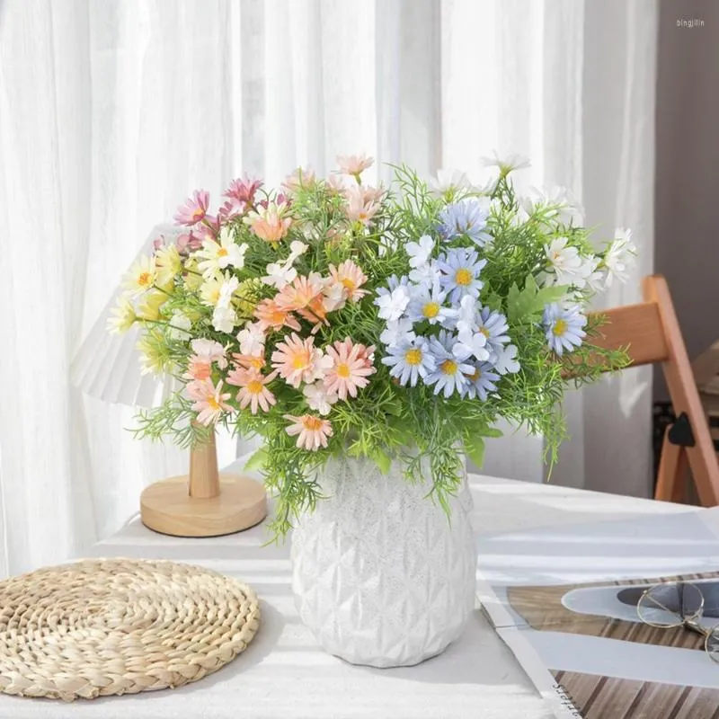 Dekorative Blumen 1 Stücke Künstliche Blume Kleine Gänseblümchenstrauß Gerbera Gefälschte Kamille Seide Für Hochzeit Dekoration