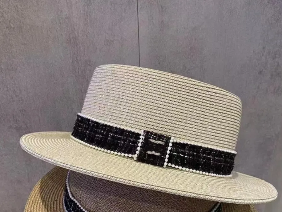 Nieuwe zomerbrief Rhinestone Flat Top Fine Paper Braid Sun Hat Trendy Tophoed Straw Hat