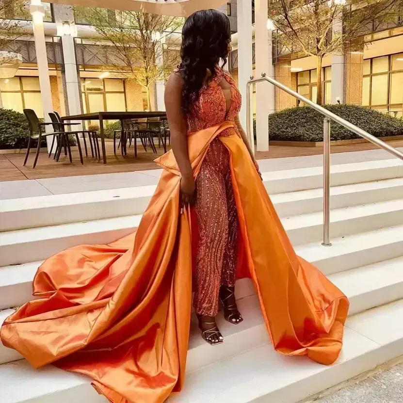 Oranje luxe kralen jumpsuits prom -jurken lovertjes een schouderhals over skirt avondjurken Appliqued sweep trein speciale gelegenheid formele slijtage plus maat