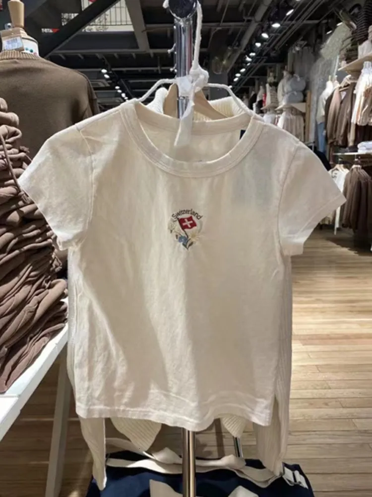 女性用Tシャツカジュアル女性ソフトコットンOネックスイスフラグ刺繍ティーサマーファッションレディースカジュアルメス半袖トップ230317