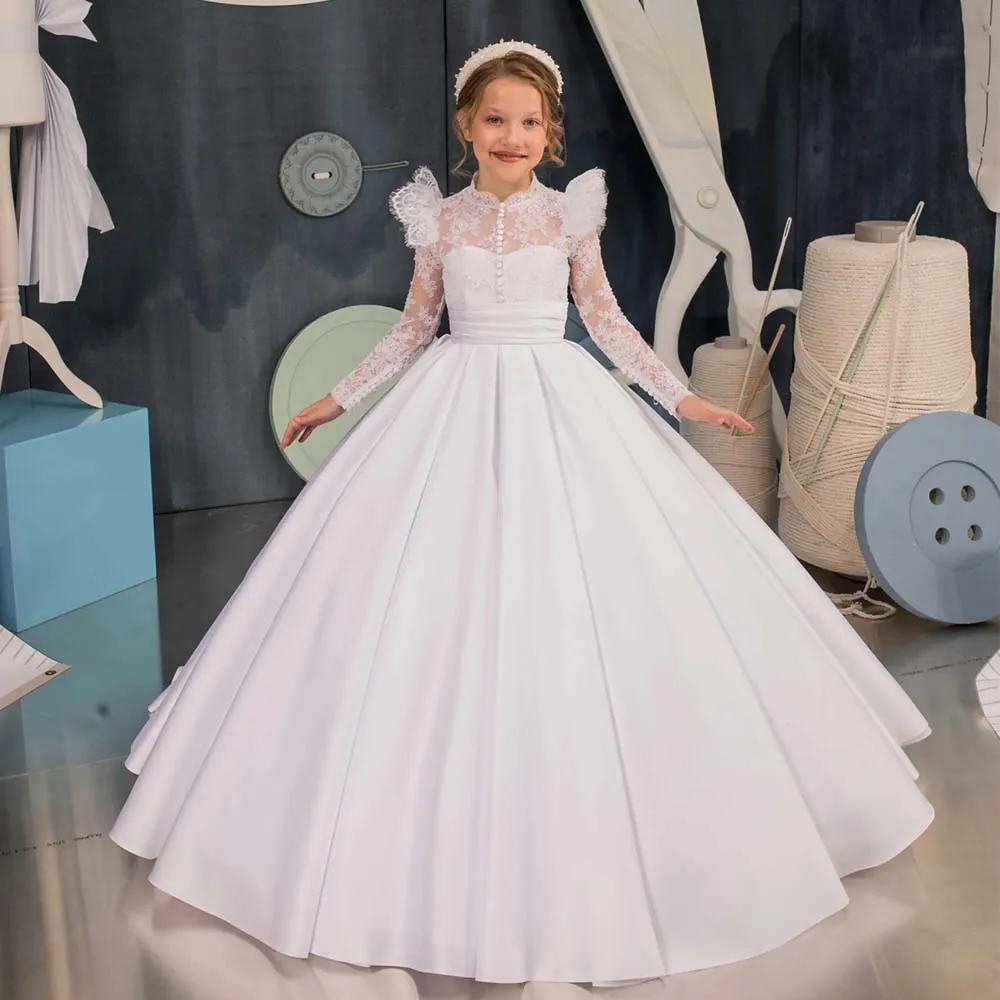 Elegant Satin Princess Flower Girls 'Dresses For Wedding Lace Appliques Button Back Commusion Gown med lång ärm